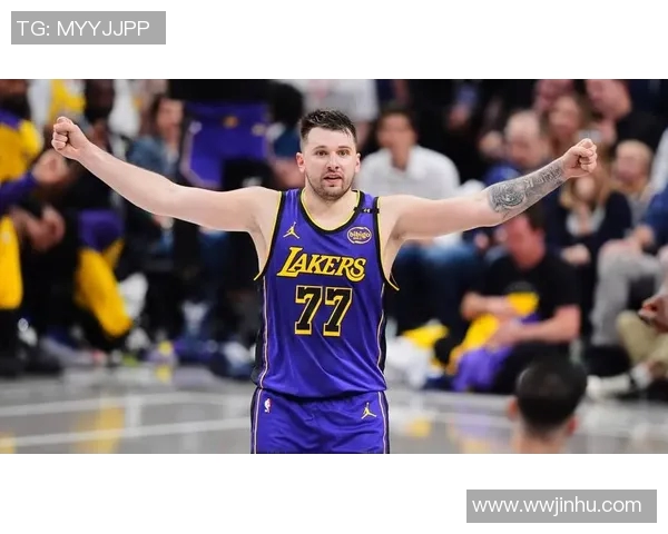 卢卡东契奇：篮球场上的天才少年与未来之星的成长之路