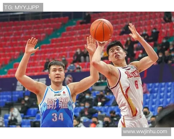 新疆对阵广东篮球赛事现场直播精彩回顾与分析